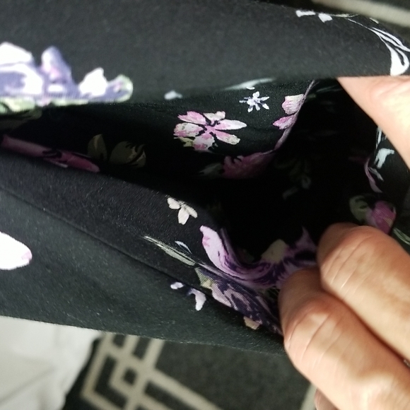 FREE PEOPLE FLORAL  BLOUSE IN SIZE MEDIUM WITH FRONT POCKET - Picture 8 of 8